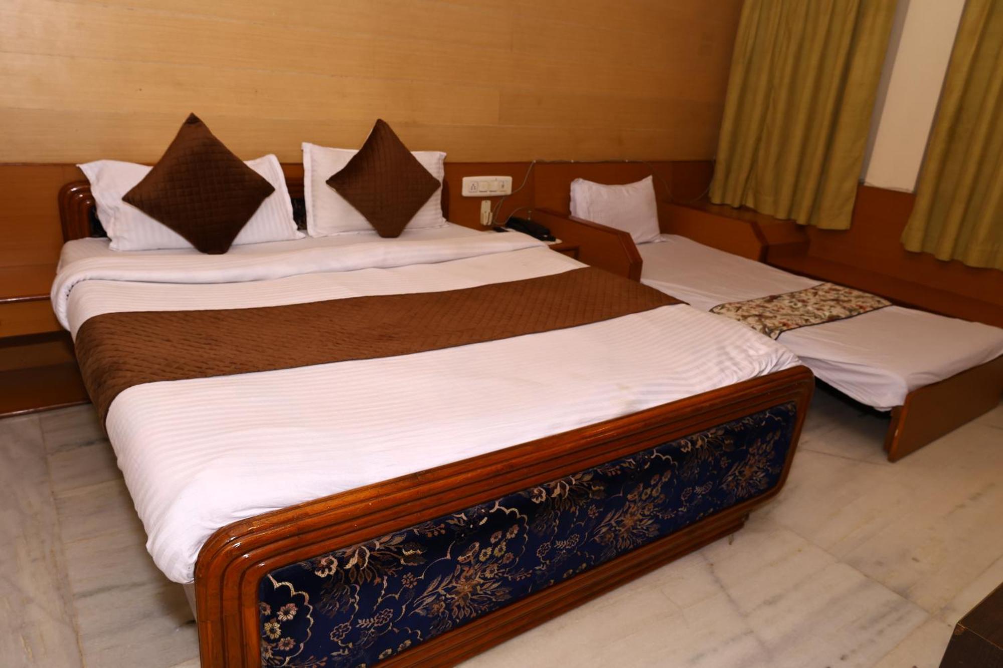 Hotel Suncity By Sharnam Nāthdwāra المظهر الخارجي الصورة
